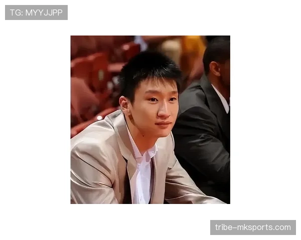 孙悦出门像接戏的男主，西装墨镜一圈随从，和当年场上拼命的他判若两人